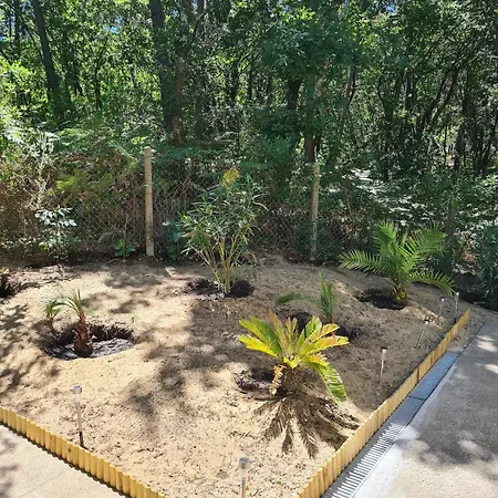 Maison 60 M2, Terrain 850 M2, 4 A 6 Personnes