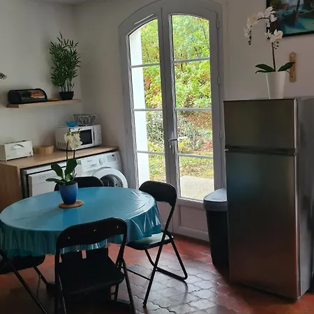Maison 60 M2, Terrain 850 M2, 4 A 6 Personnes 度假居 *